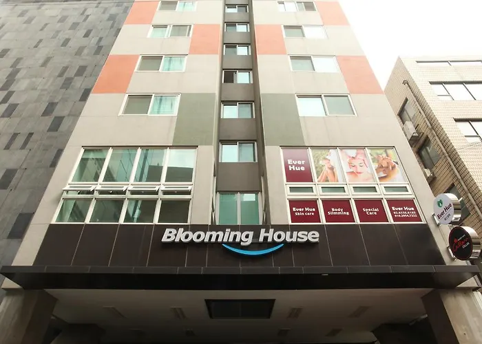 Blooming House Апарт-отель 3*